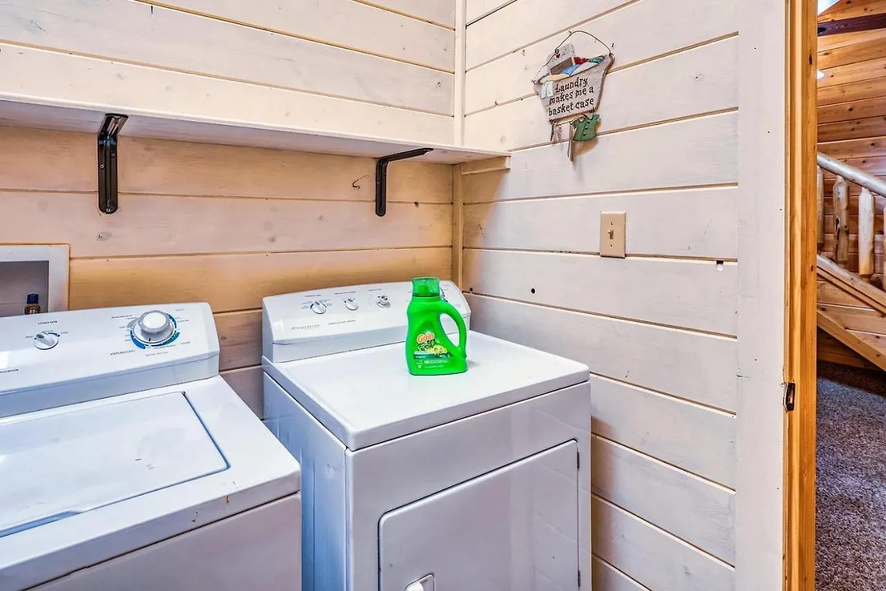 Pine Haven Hollow, Hot Tub, Game Room, Wifi, 1089 Free Tickets Each Paid Day, Dollywood And Holiday home
