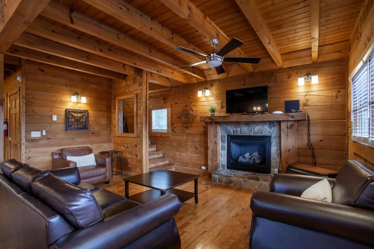 Sweet Hideaway Retreat Near Holiday home Pigeon Forge