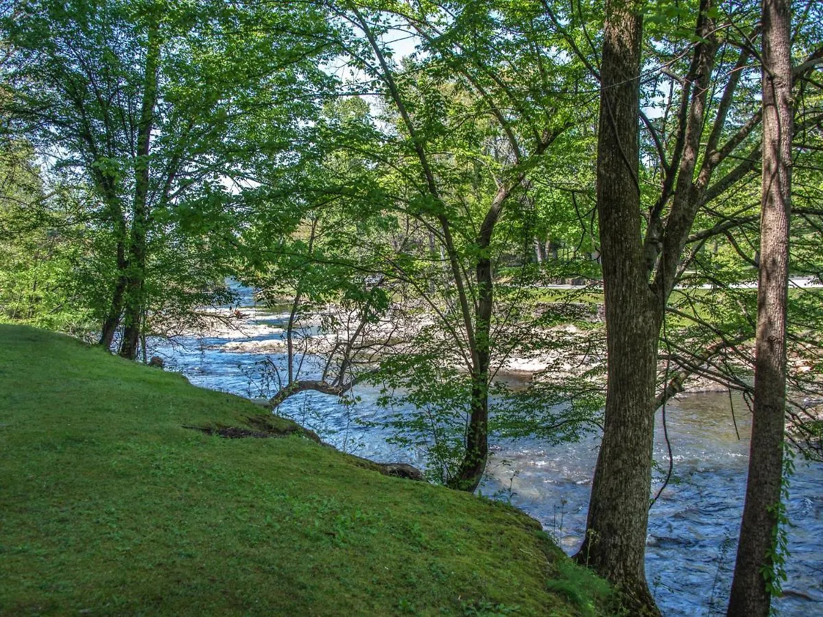 River Rush Cedar 301 Pigeon Forge