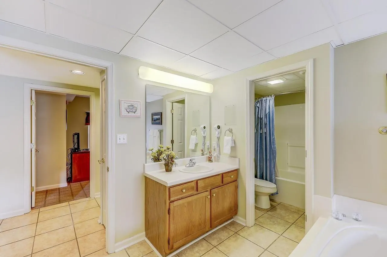 Apartment Whispering Pines 424 *