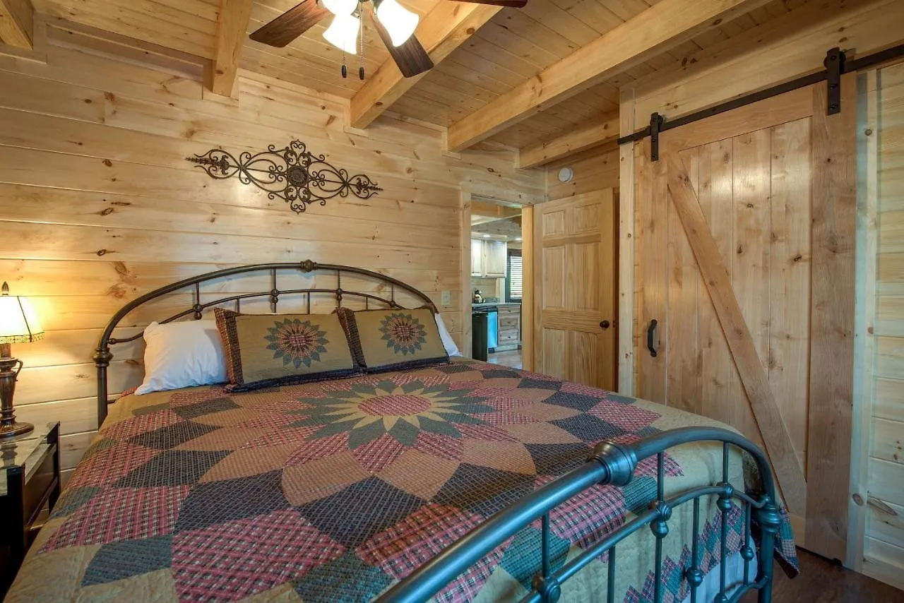 Woodland Escape Pigeon Forge