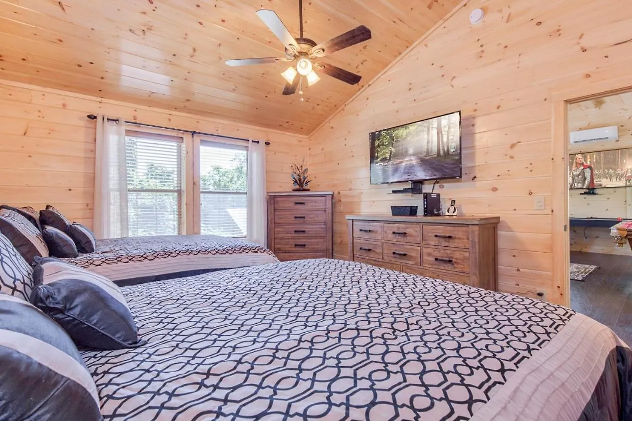 Pure Indulgence, 2 Bedrooms, Hot Tub, Pool Access, Theater Room, Sleeps 10 *