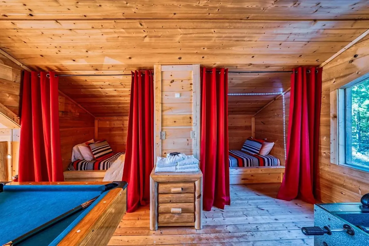 Holiday home Pine Haven Hollow, Hot Tub, Game Room, Wifi, 1089 Free Tickets Each Paid Day, Dollywood And