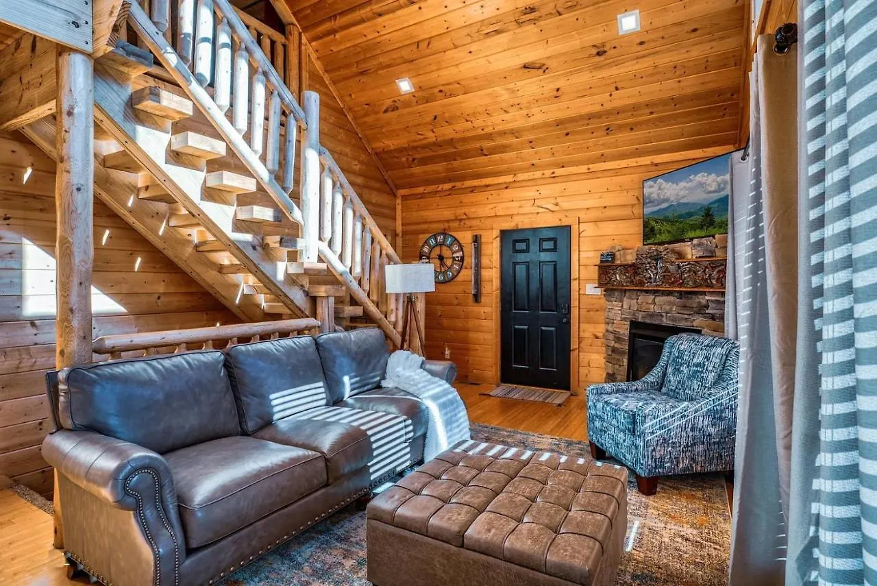 Pine Haven Hollow, Hot Tub, Game Room, Wifi, 1089 Free Tickets Each Paid Day, Dollywood And Holiday home