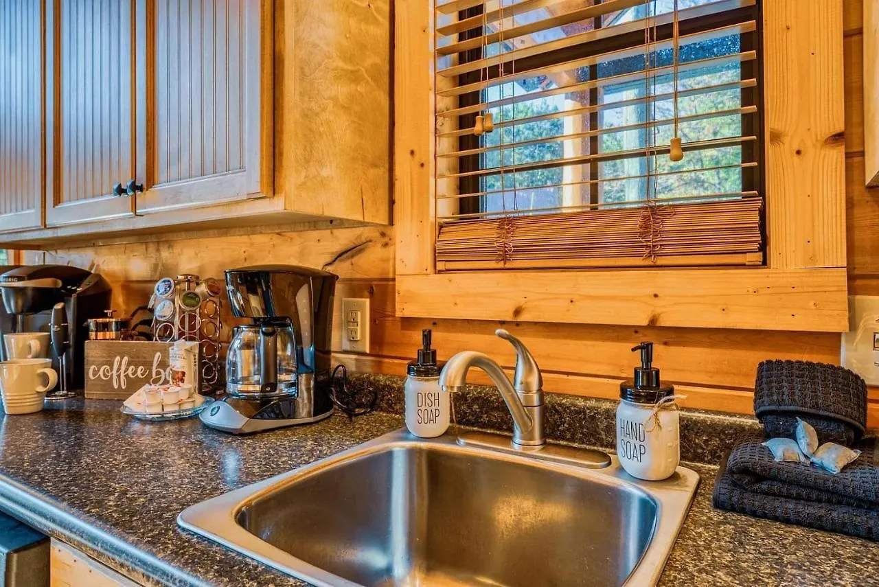 Holiday home Pine Haven Hollow, Hot Tub, Game Room, Wifi, 1089 Free Tickets Each Paid Day, Dollywood And