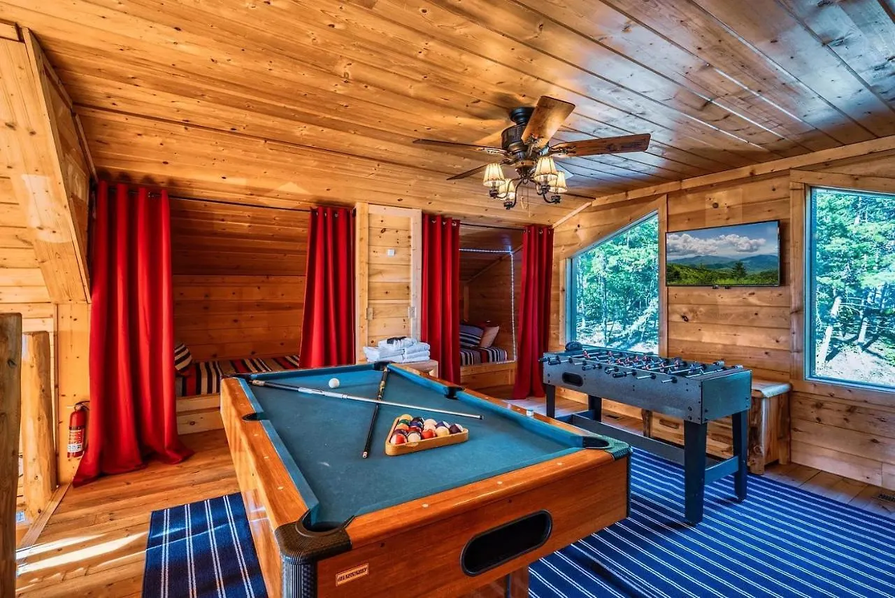 Pine Haven Hollow, Hot Tub, Game Room, Wifi, 1089 Free Tickets Each Paid Day, Dollywood And Holiday home Pigeon Forge