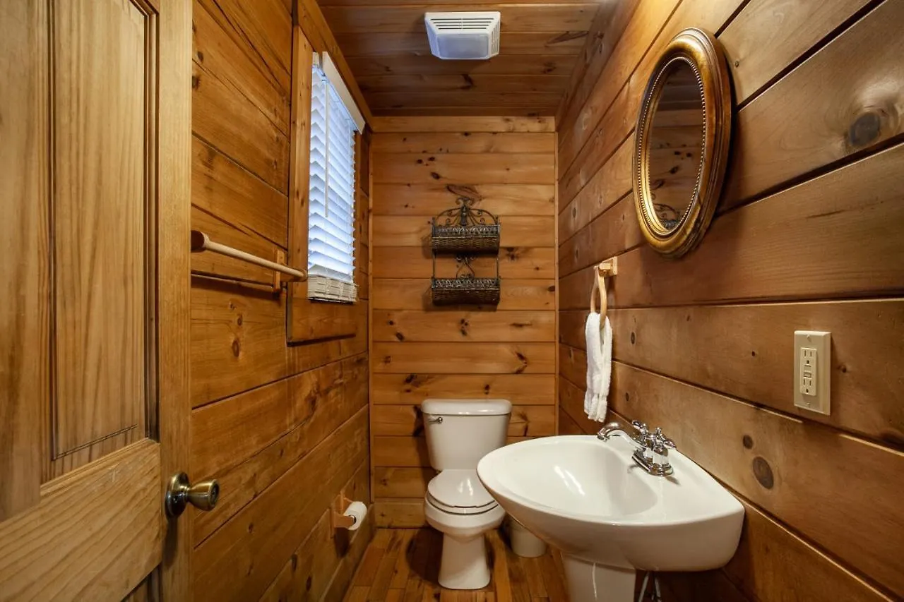 Sweet Hideaway Retreat Near Pigeon Forge
