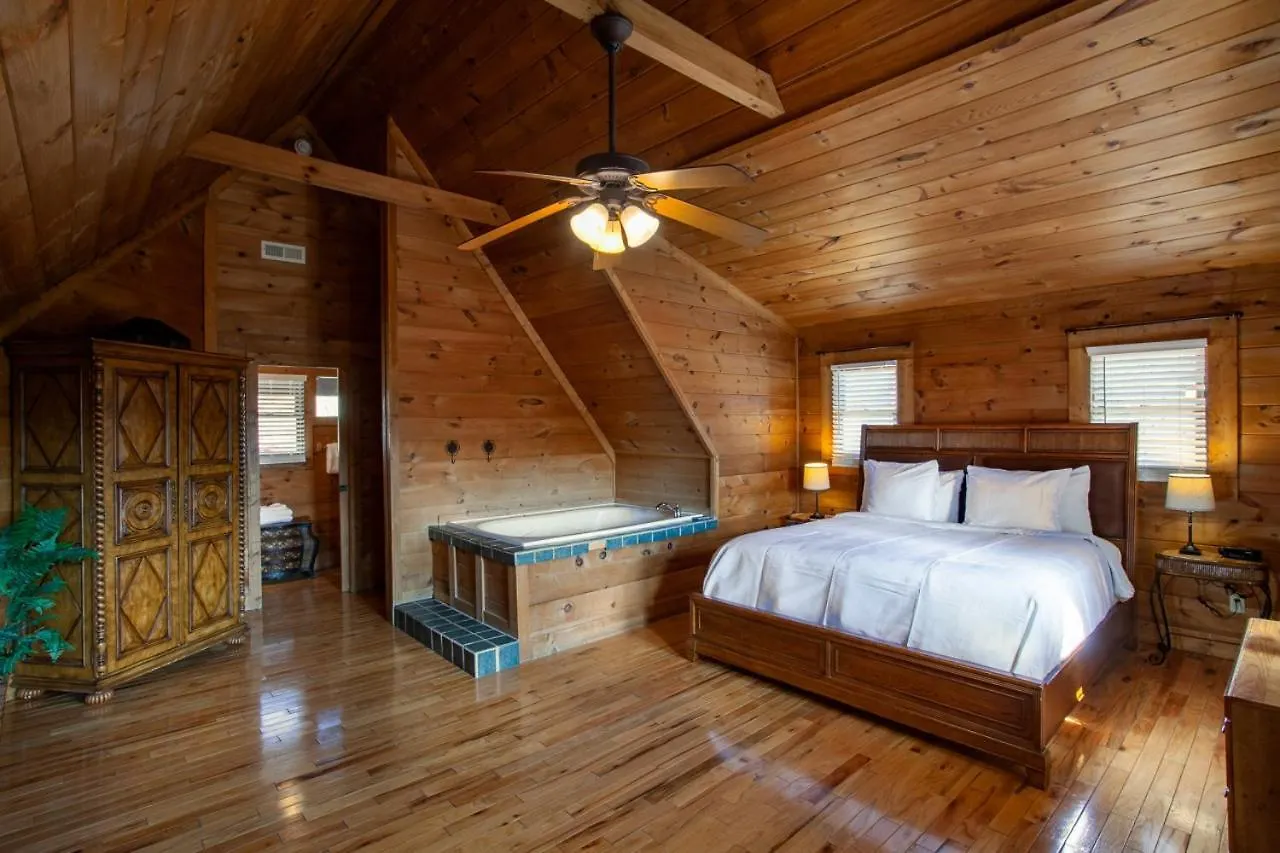 Sweet Hideaway Retreat Near Pigeon Forge
