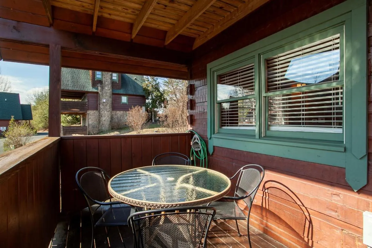 Sweet Hideaway Retreat Near Pigeon Forge