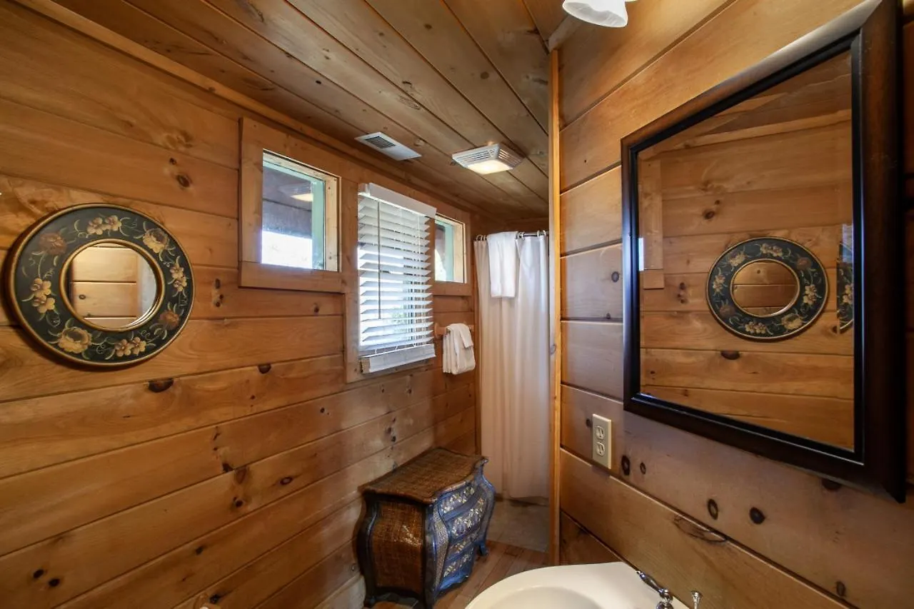 Sweet Hideaway Retreat Near Holiday home *
