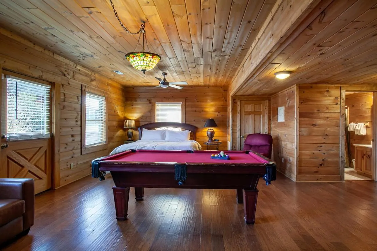 Sweet Hideaway Retreat Near Holiday home Pigeon Forge