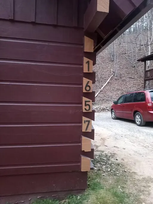 Dollywood! Brand New Dancing Bear 3-bear Tracks 度假居