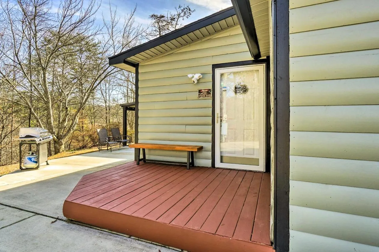 With Private Hot Tub And Gas Grill Holiday home