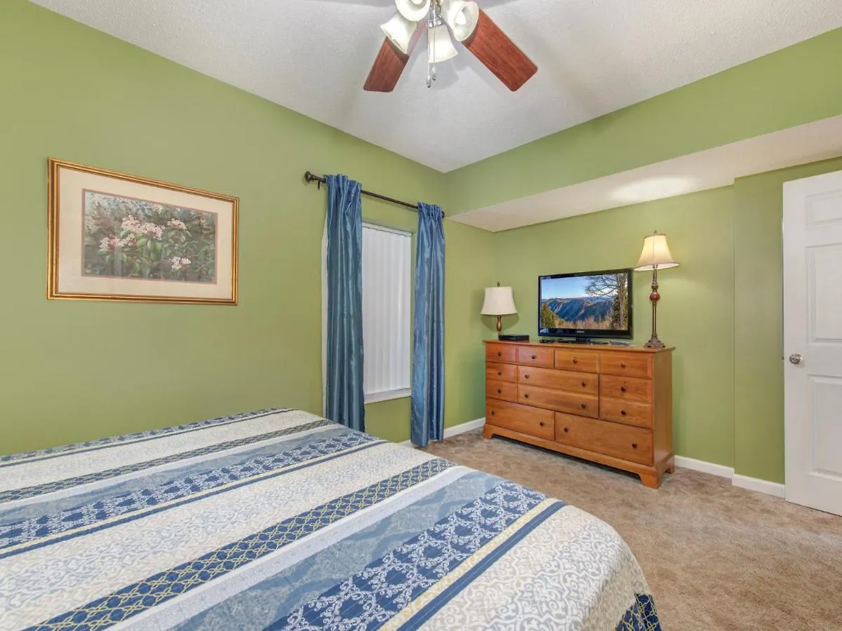 Apartment Downtown Retreat Whispering Pines 534 *