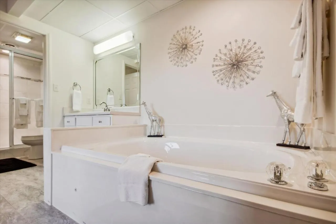 Apartment Whispering Pines 124