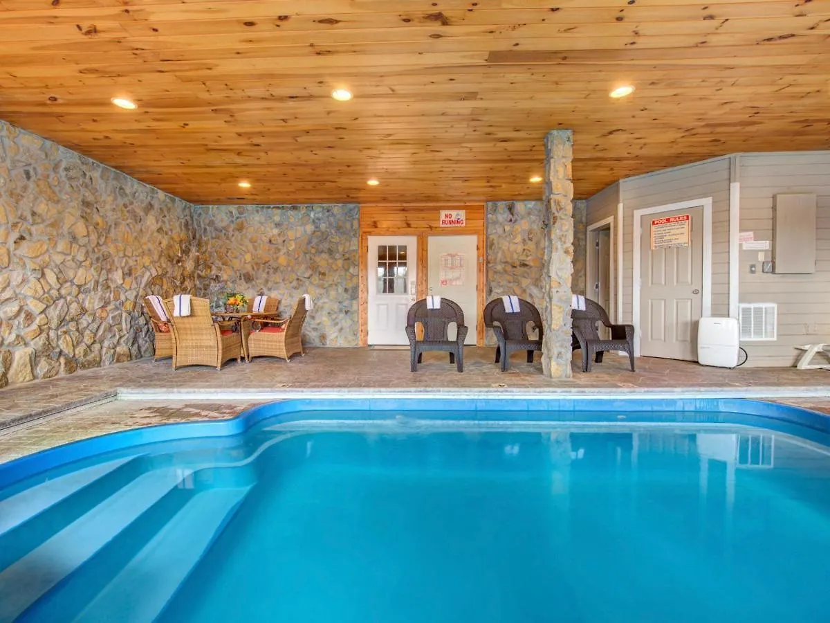 Splashing Sunrise, 2 Bedrooms, Private Pool, Arcade, Hot Tub, Sleeps 6 Pigeon Forge