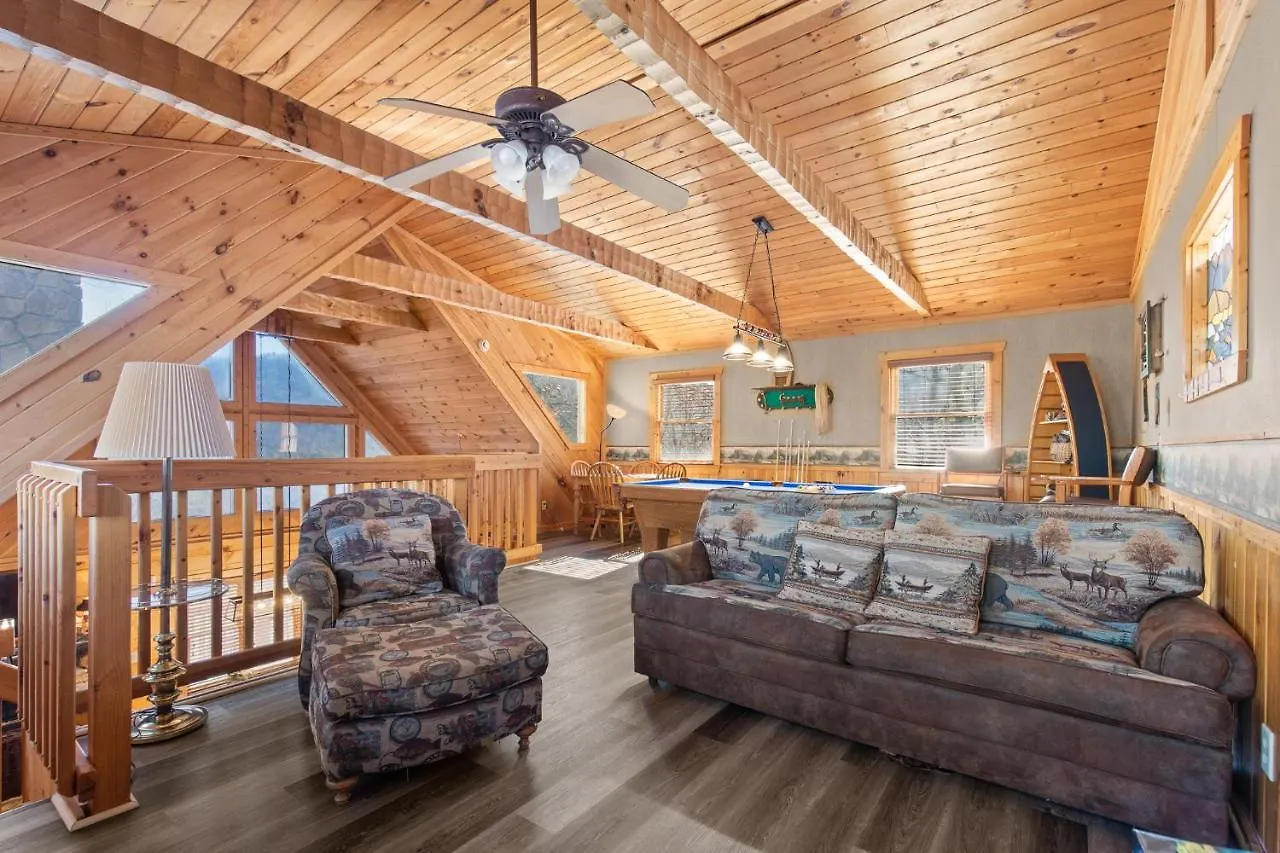 Huckleberry Ridge * Pigeon Forge