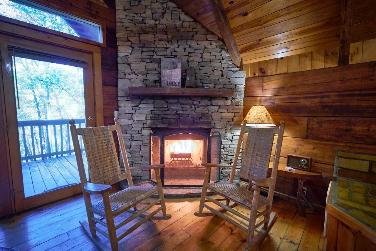 A In The Woods * Pigeon Forge