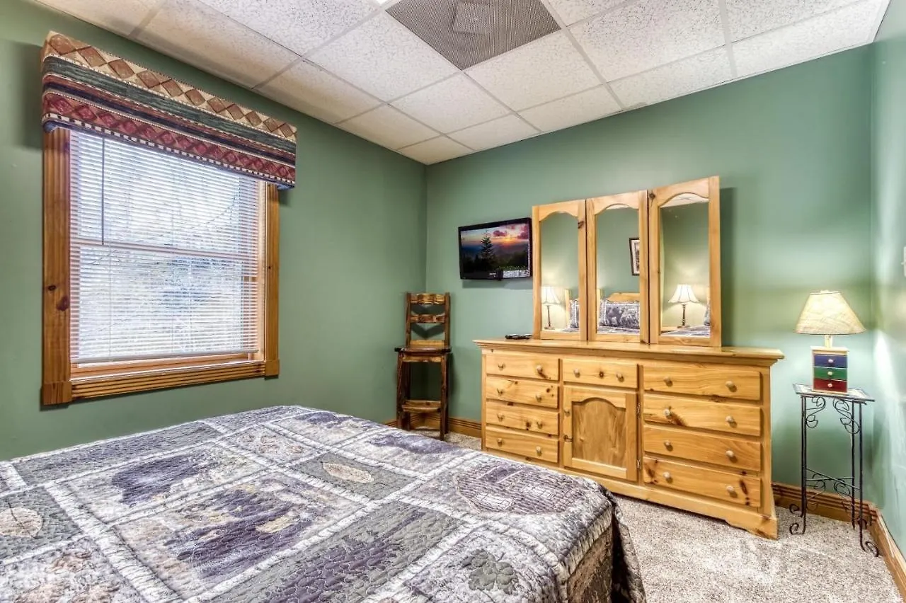 Er92 - Virginia's - Great Location! Close To The Action! * Pigeon Forge