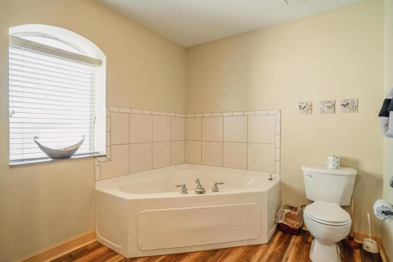 Mvc - Unit 1601- Sweet Butterfly Apartment *