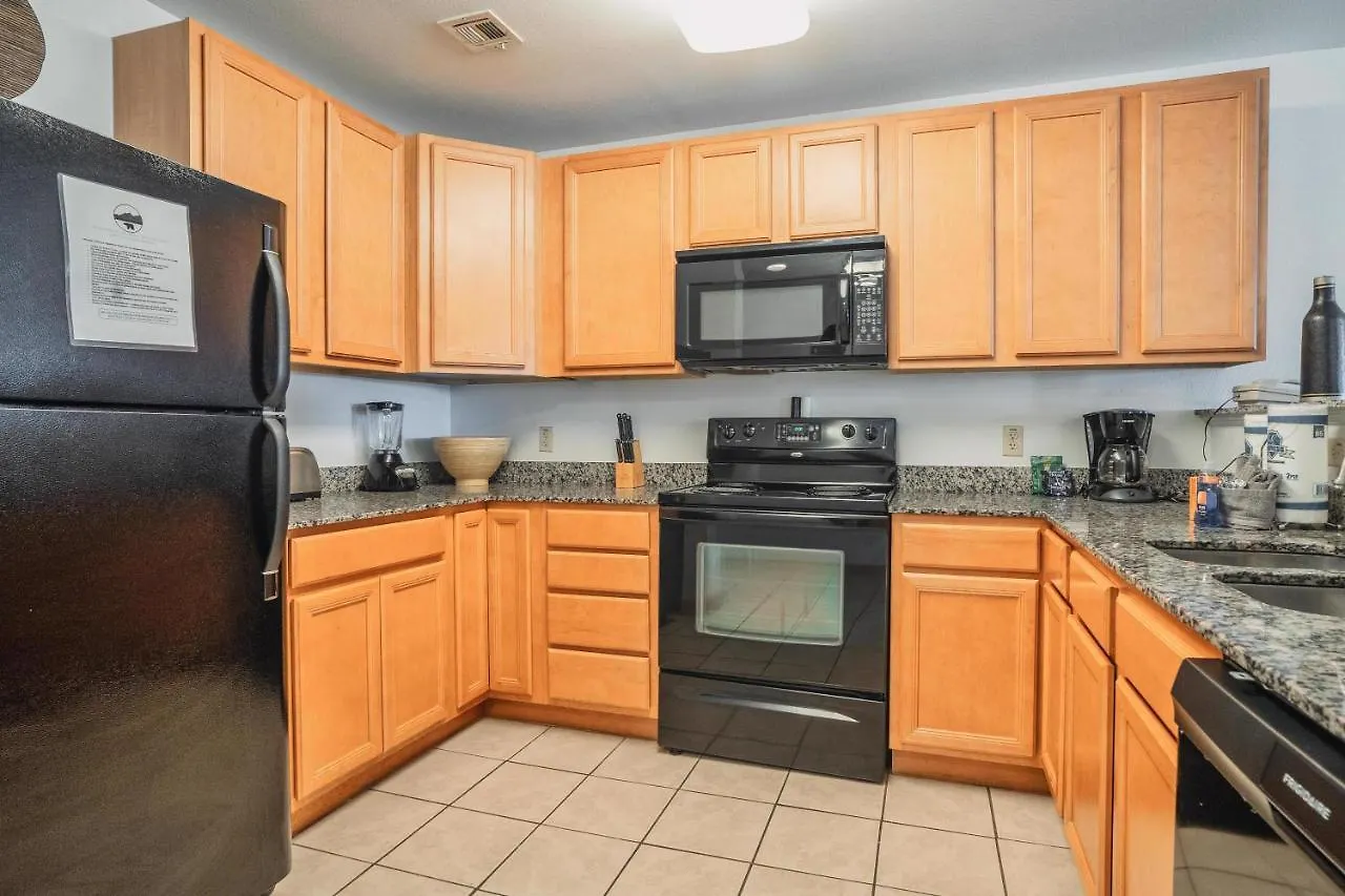 Mvc - Unit 1402 Apartment *
