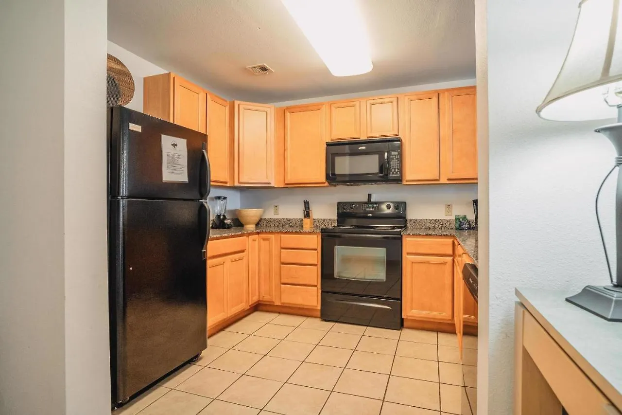 Mvc - Unit 1402 Apartment