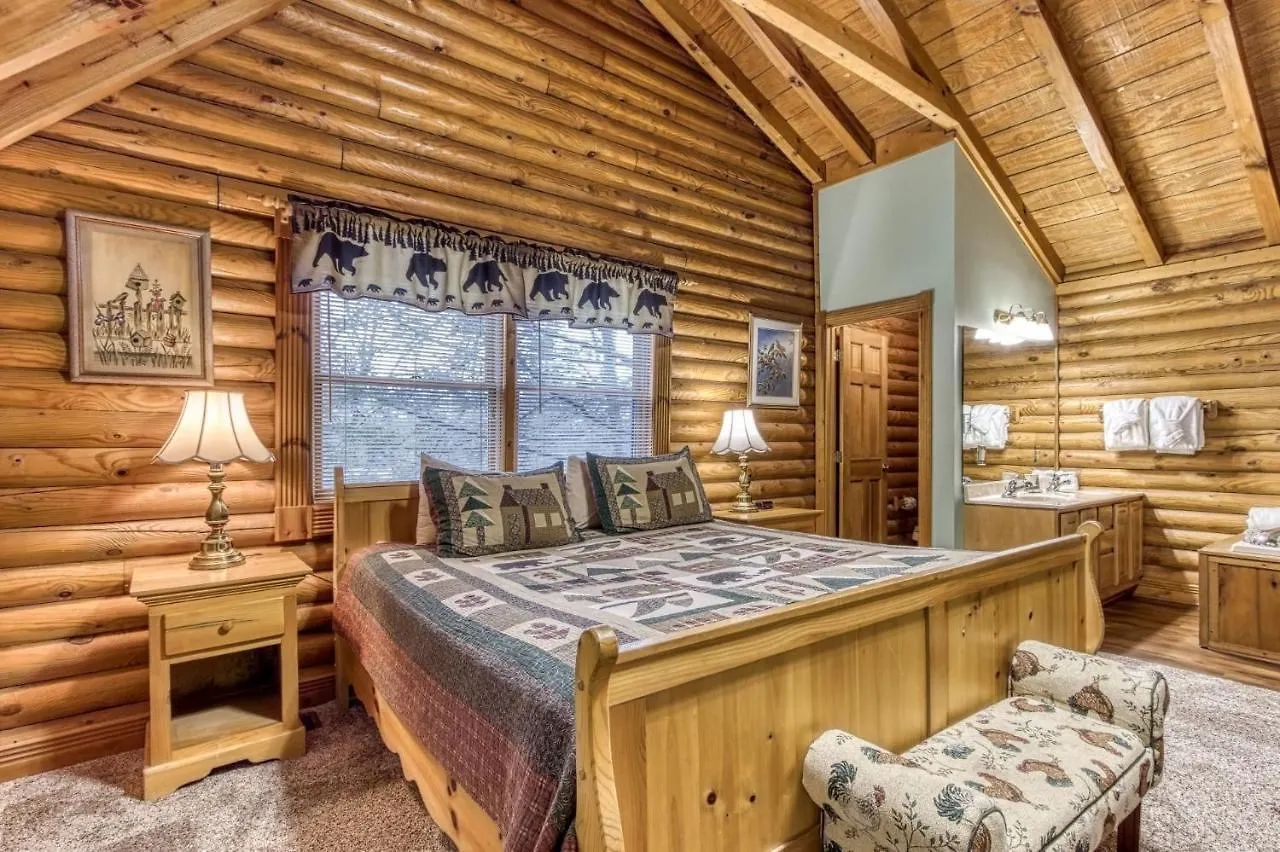 Er92 - Virginia's - Great Location! Close To The Action! Holiday home *