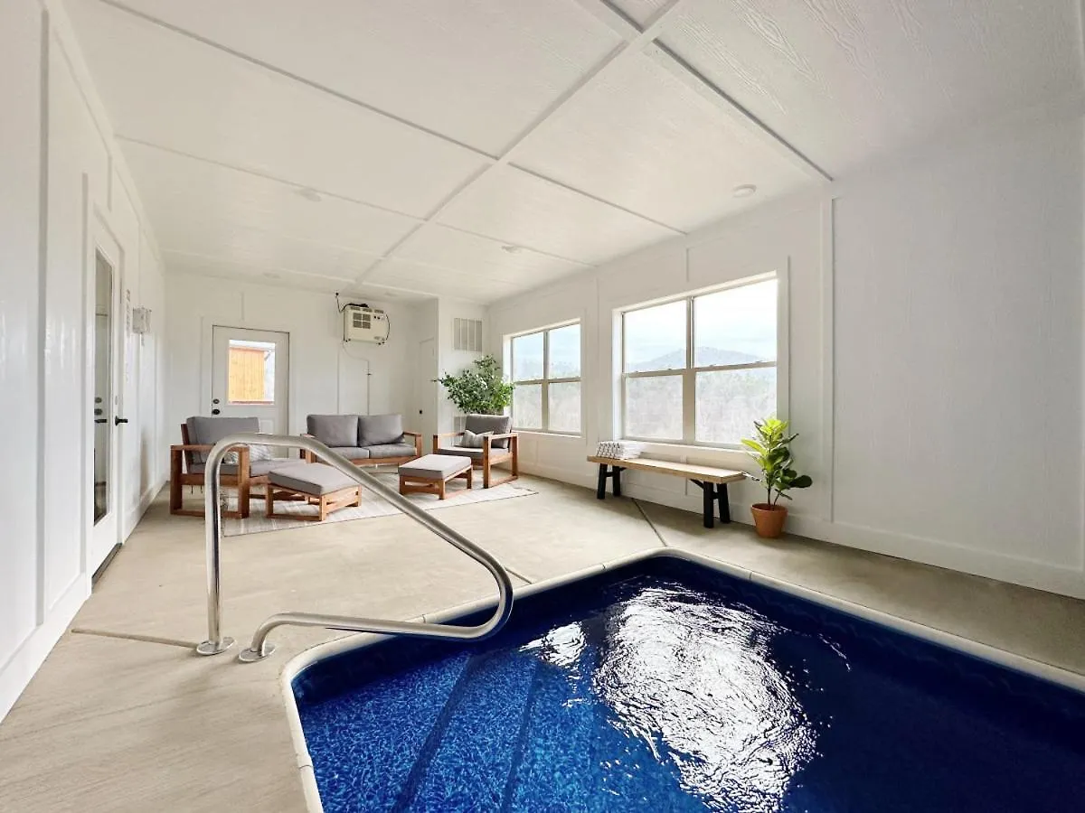 Modern W Indoor Pool Mtn View Game * Pigeon Forge
