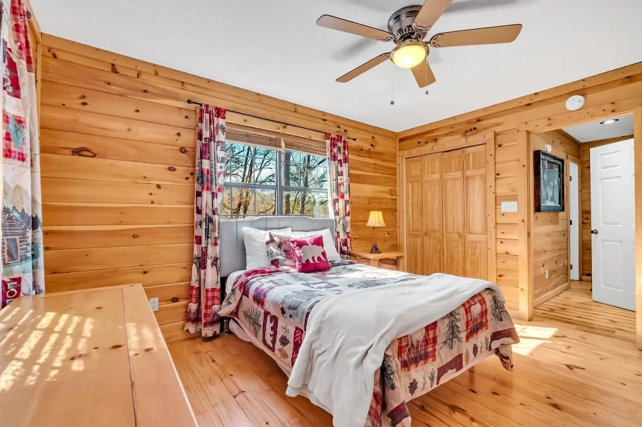 Enchanted Memories, Hot Tub, 1089 Of Free Attraction Tickets For Each Paid Day, Dollywood And