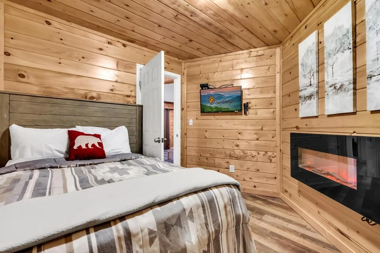Enchanted Memories, Hot Tub, 1089 Of Free Attraction Tickets For Each Paid Day, Dollywood And *