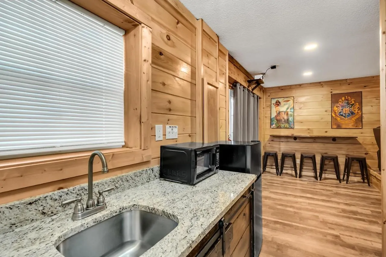 Holiday home Enchanted Memories, Hot Tub, 1089 Of Free Attraction Tickets For Each Paid Day, Dollywood And Pigeon Forge