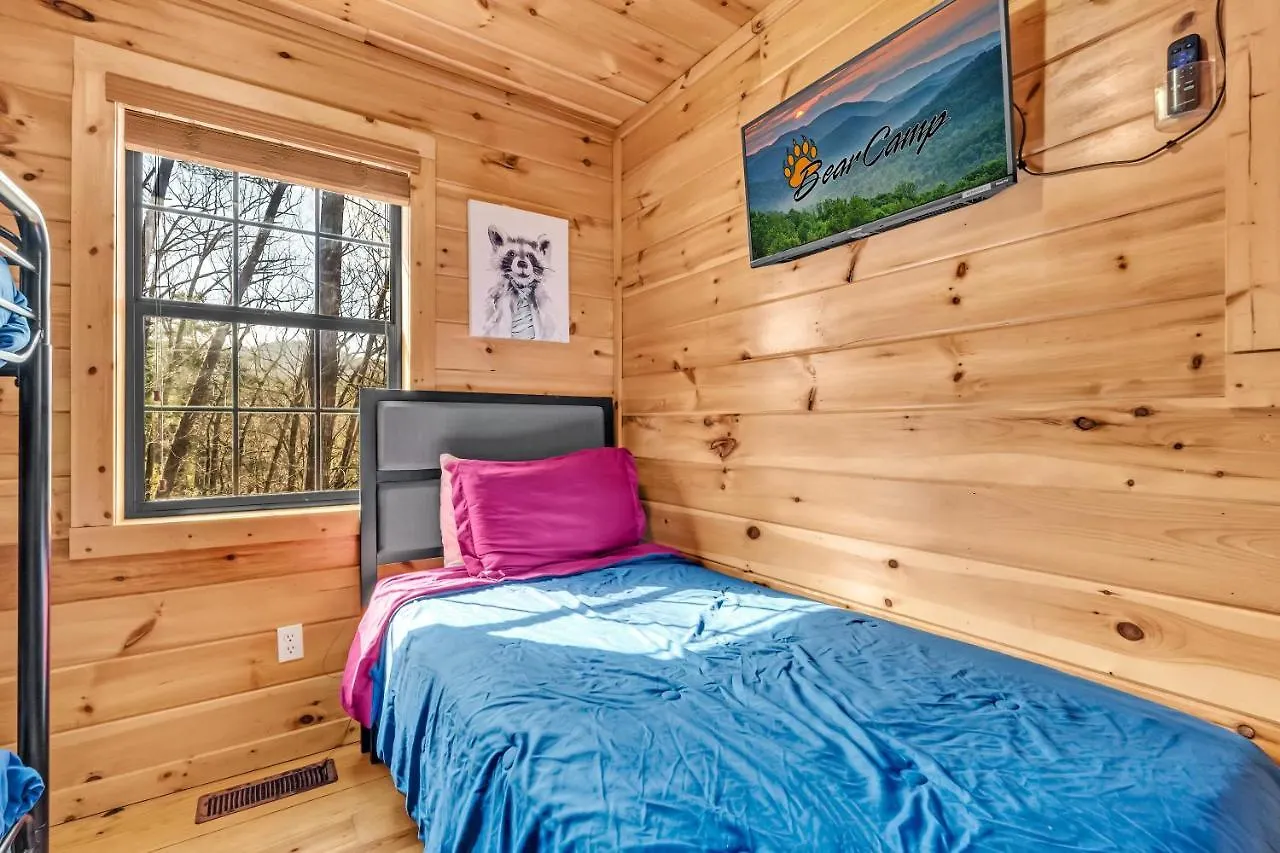 Enchanted Memories, Hot Tub, 1089 Of Free Attraction Tickets For Each Paid Day, Dollywood And