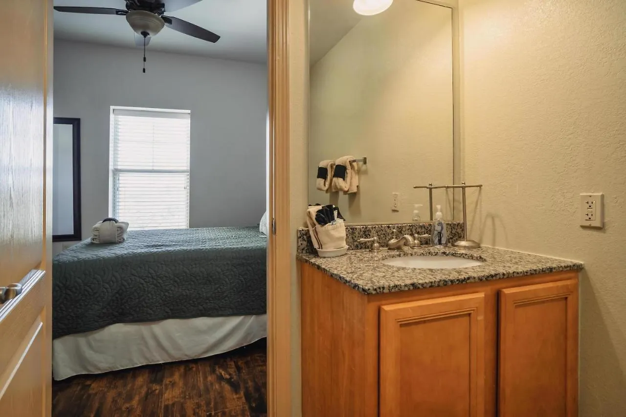 Mvc - Unit 1601- Sweet Butterfly Apartment *