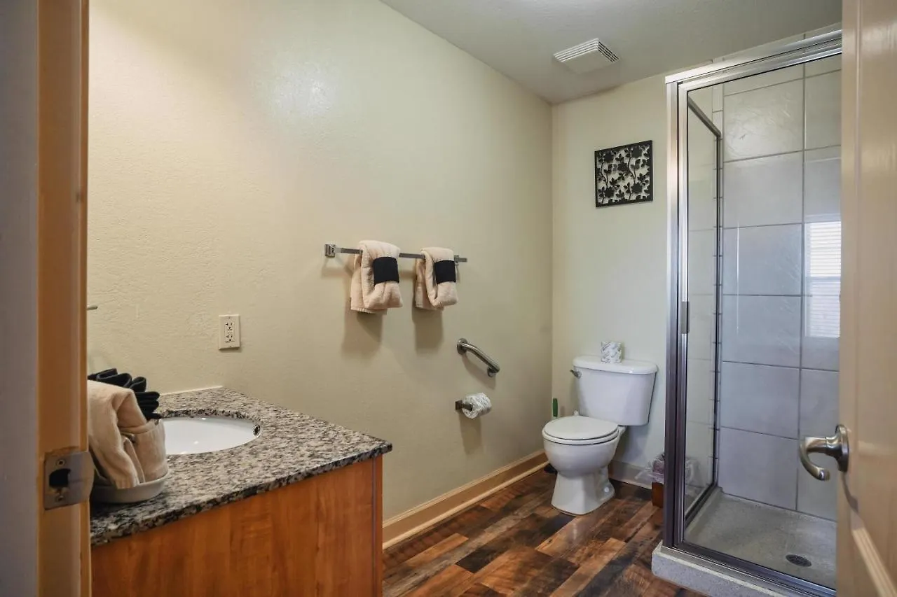 Mvc - Unit 1601- Sweet Butterfly Apartment