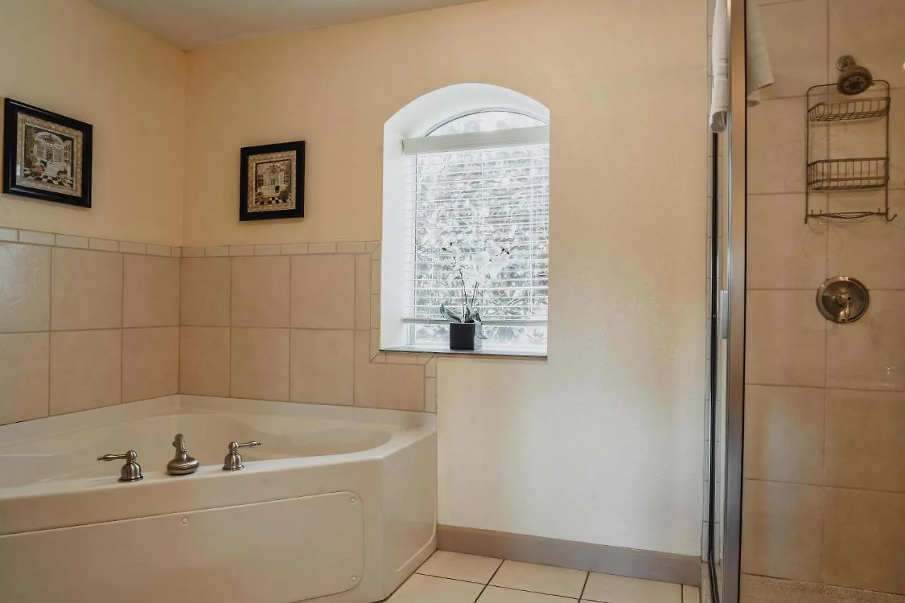 Mvc - Unit 3207 - Happy Place Apartment