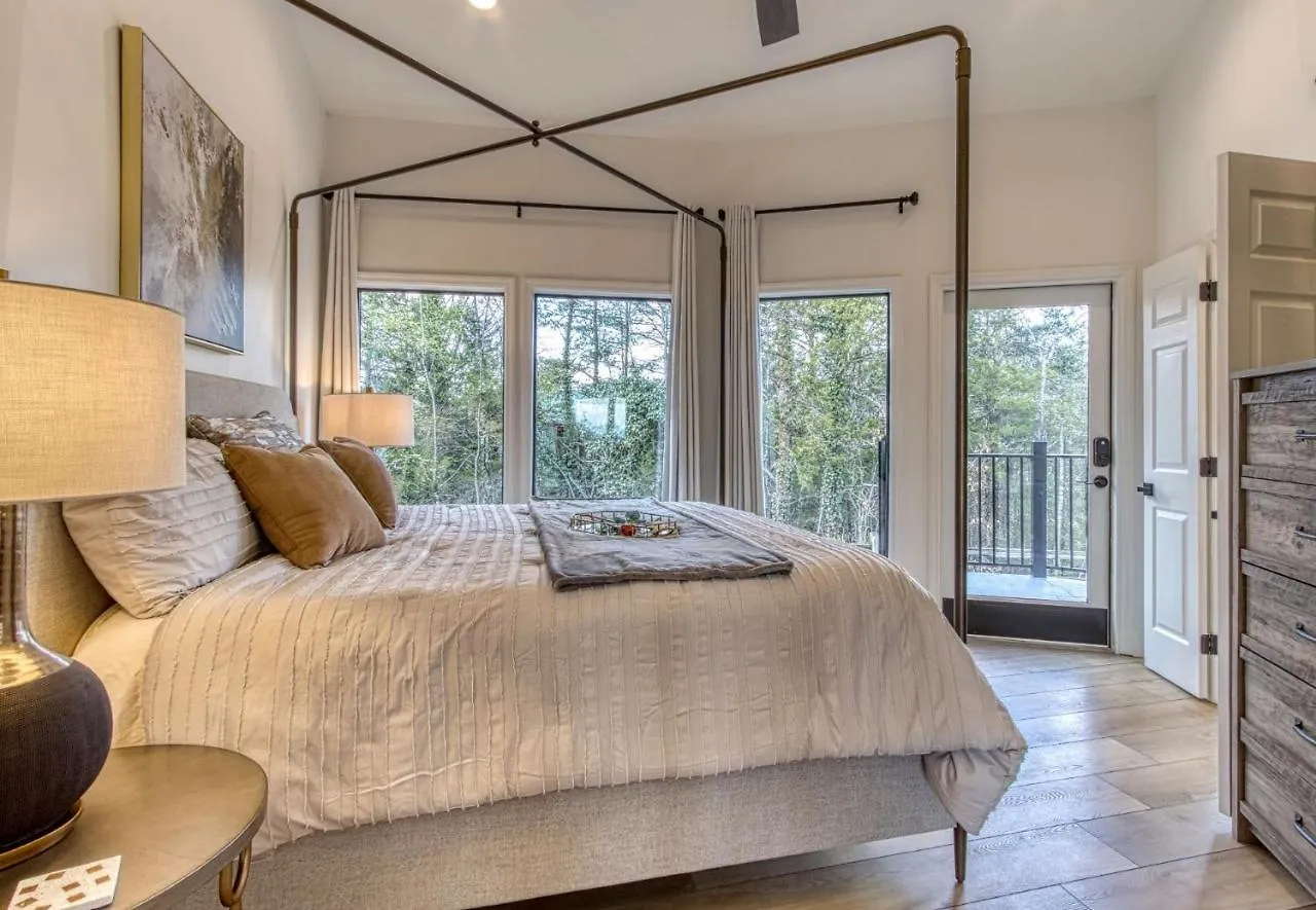 Mountain Valley Revival - Brand New Renovations, Close To Town, Panoramic Mountain Views!!