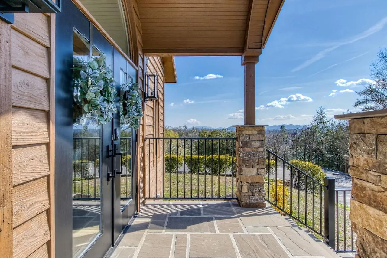 Mountain Valley Revival - Brand New Renovations, Close To Town, Panoramic Mountain Views!! Holiday home Pigeon Forge