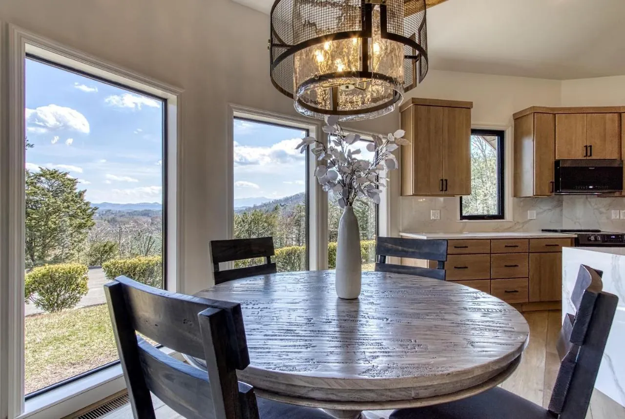 Holiday home Mountain Valley Revival - Brand New Renovations, Close To Town, Panoramic Mountain Views!! Pigeon Forge
