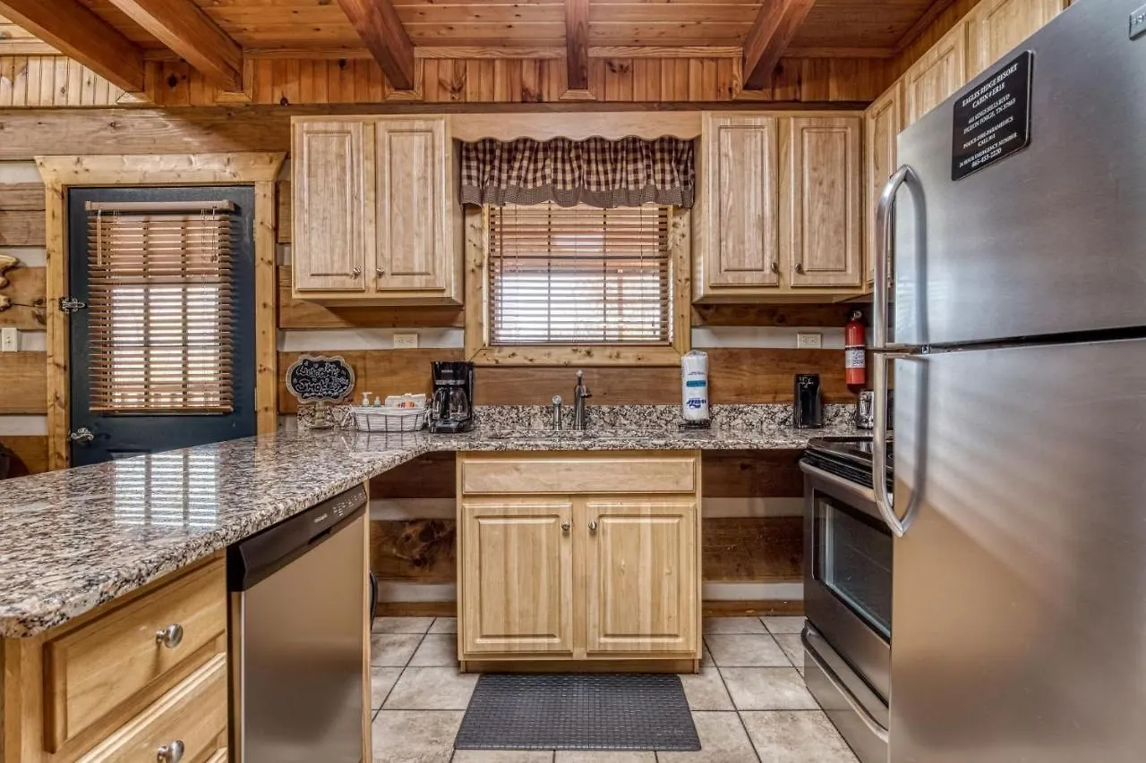 Er18 - The Lazy Bear View - Great Location - Close To Town! *