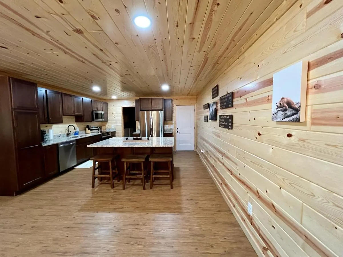 The Hitching Post: Spacious 5br/4ba Rancher Holiday home *