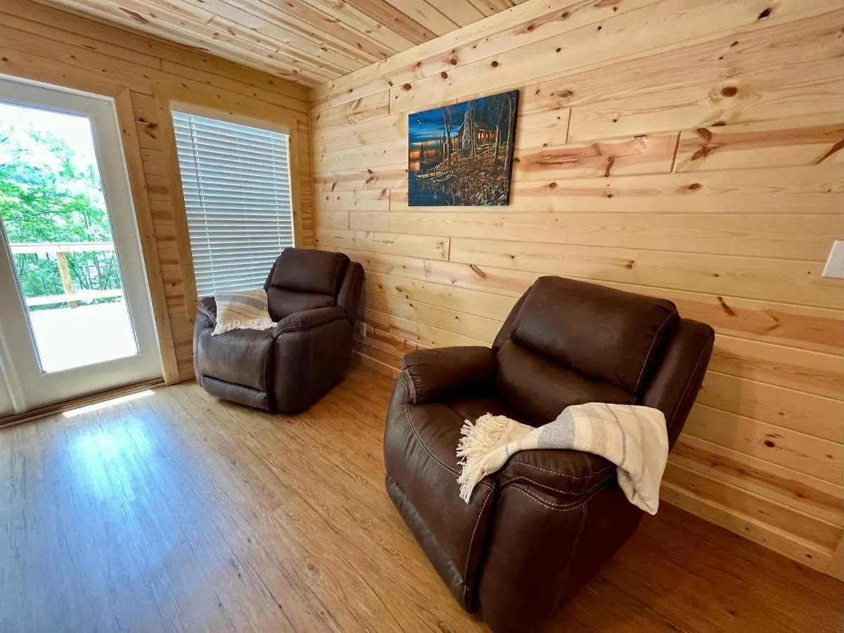 The Hitching Post: Spacious 5br/4ba Rancher