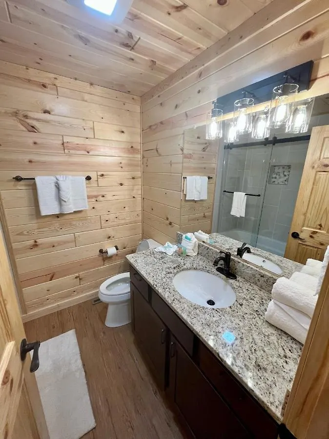 The Hitching Post: Spacious 5br/4ba Rancher Holiday home Pigeon Forge