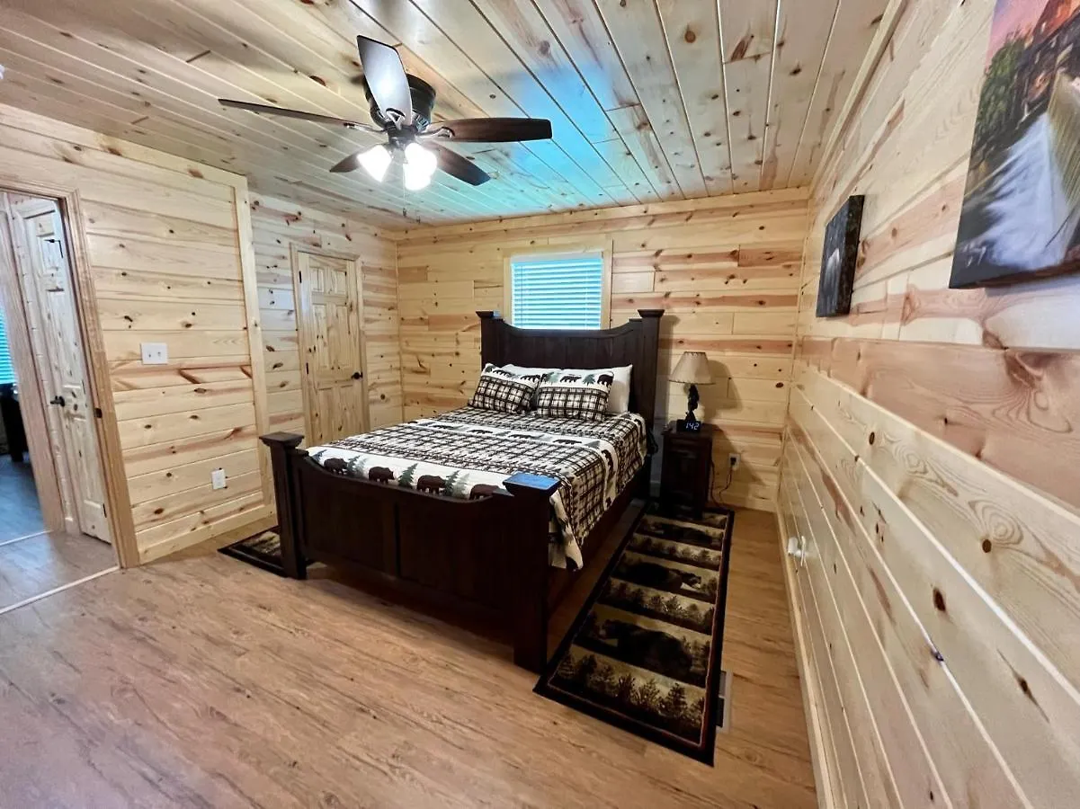 The Hitching Post: Spacious 5br/4ba Rancher