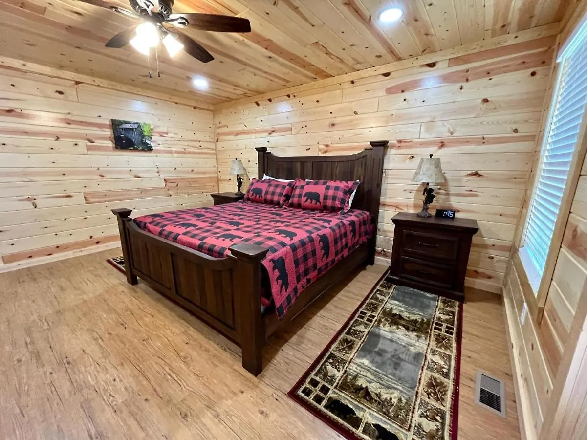 The Hitching Post: Spacious 5br/4ba Rancher