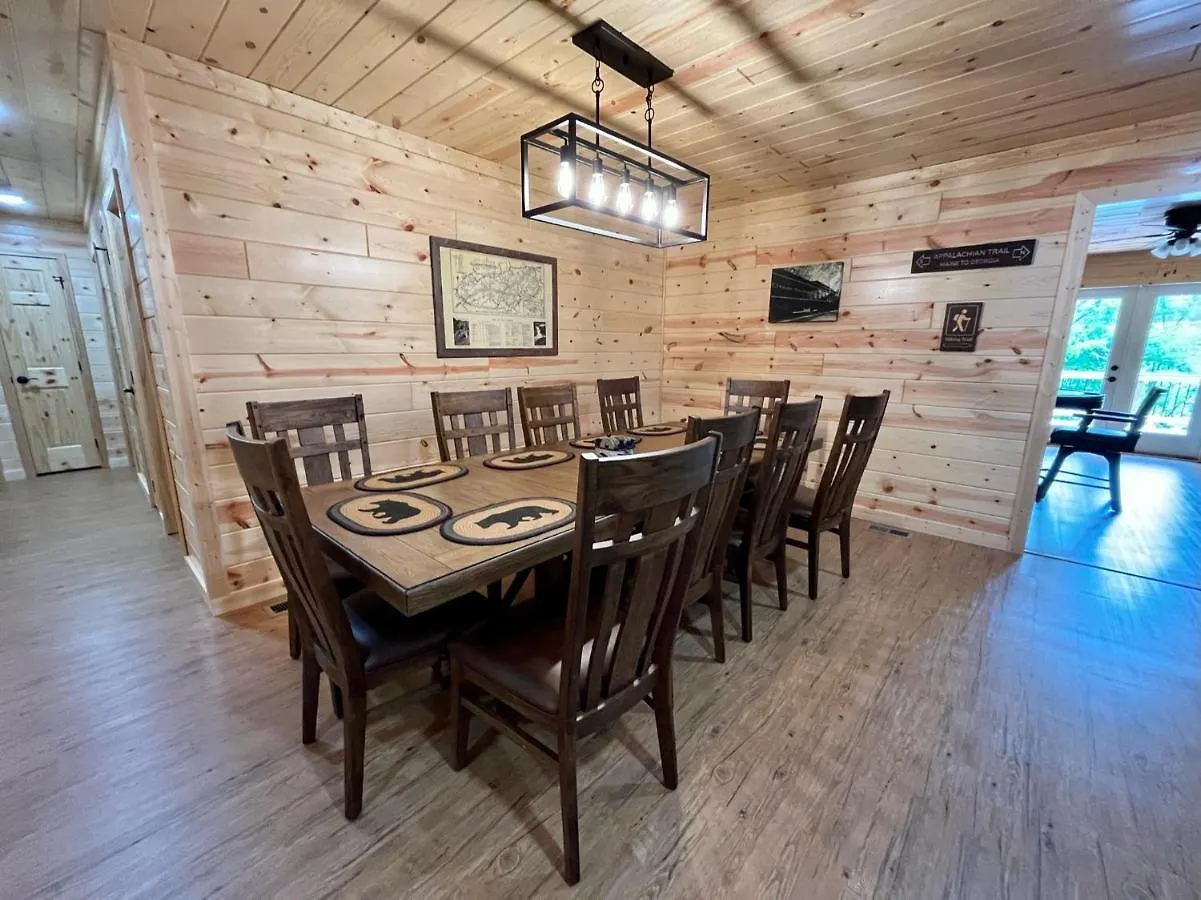 The Hitching Post: Spacious 5br/4ba Rancher Holiday home *