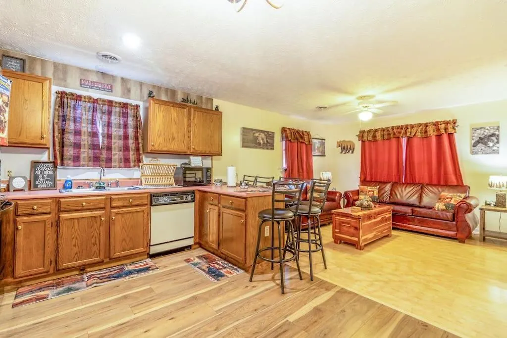 King Bed Pet Friendly Smart Lock Holiday home *