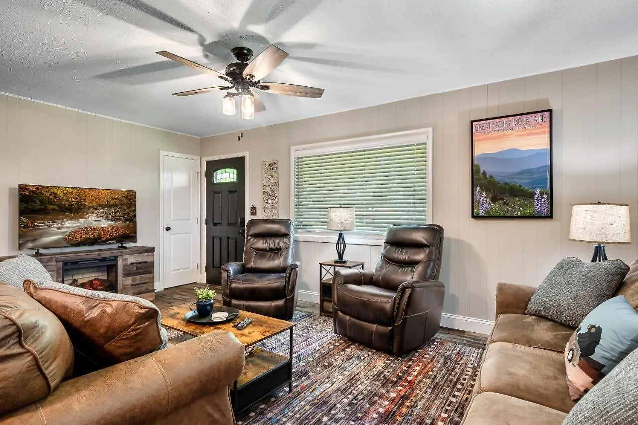 Modern Gem Near Dollywood, Gatlinburg & Smokies - 2 Mins To Pkwy & Strip, Hot Tub, Fire Pit, Cable, Hi-speed Wifi ピジョンフォージ