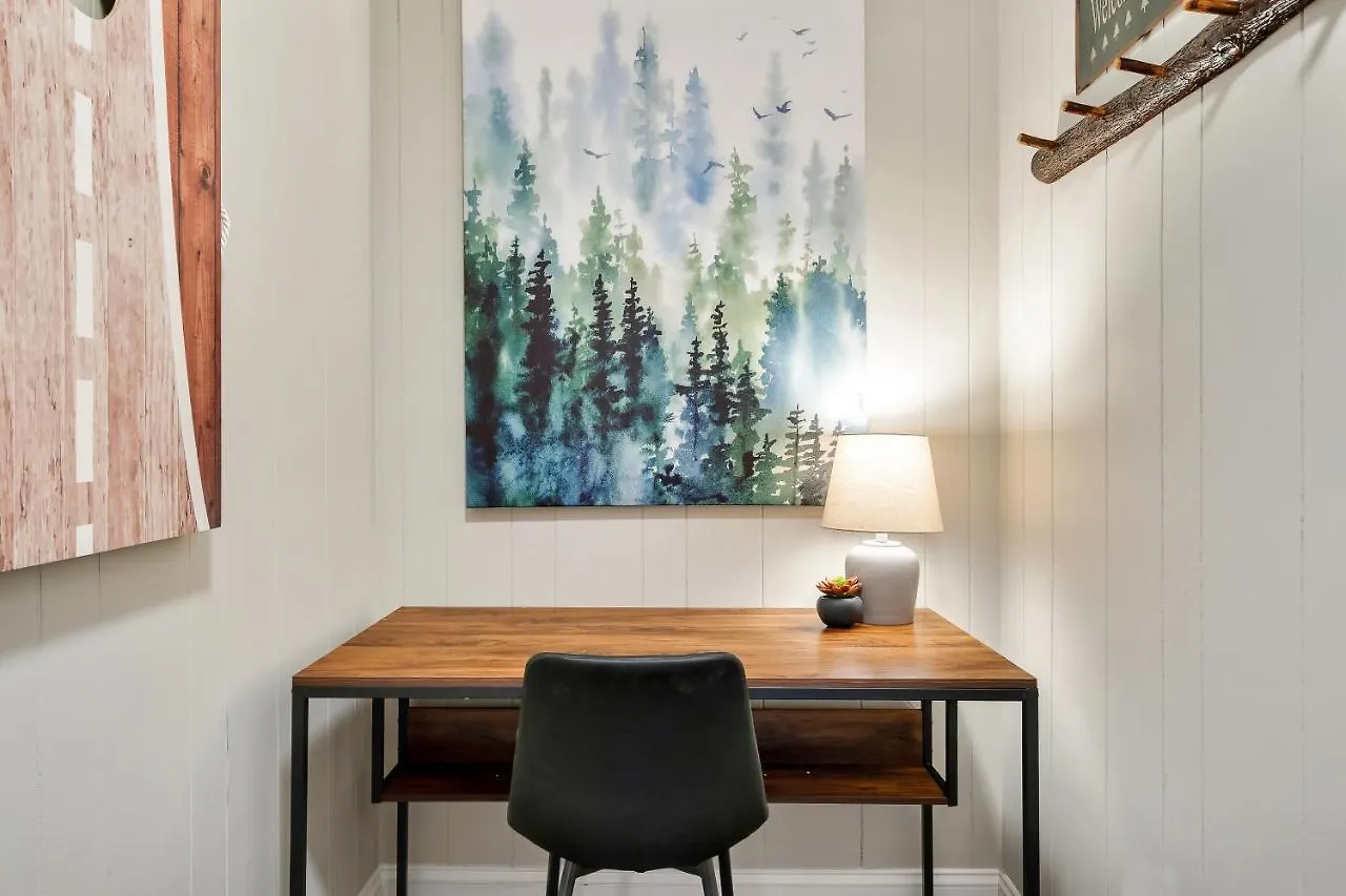Mountain View Lodge: Retreat With Future Hot Tub Holiday home