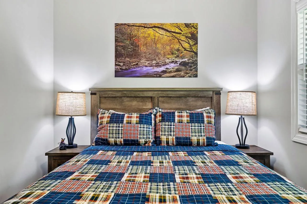 Mountain View Lodge: Retreat With Future Hot Tub Holiday home