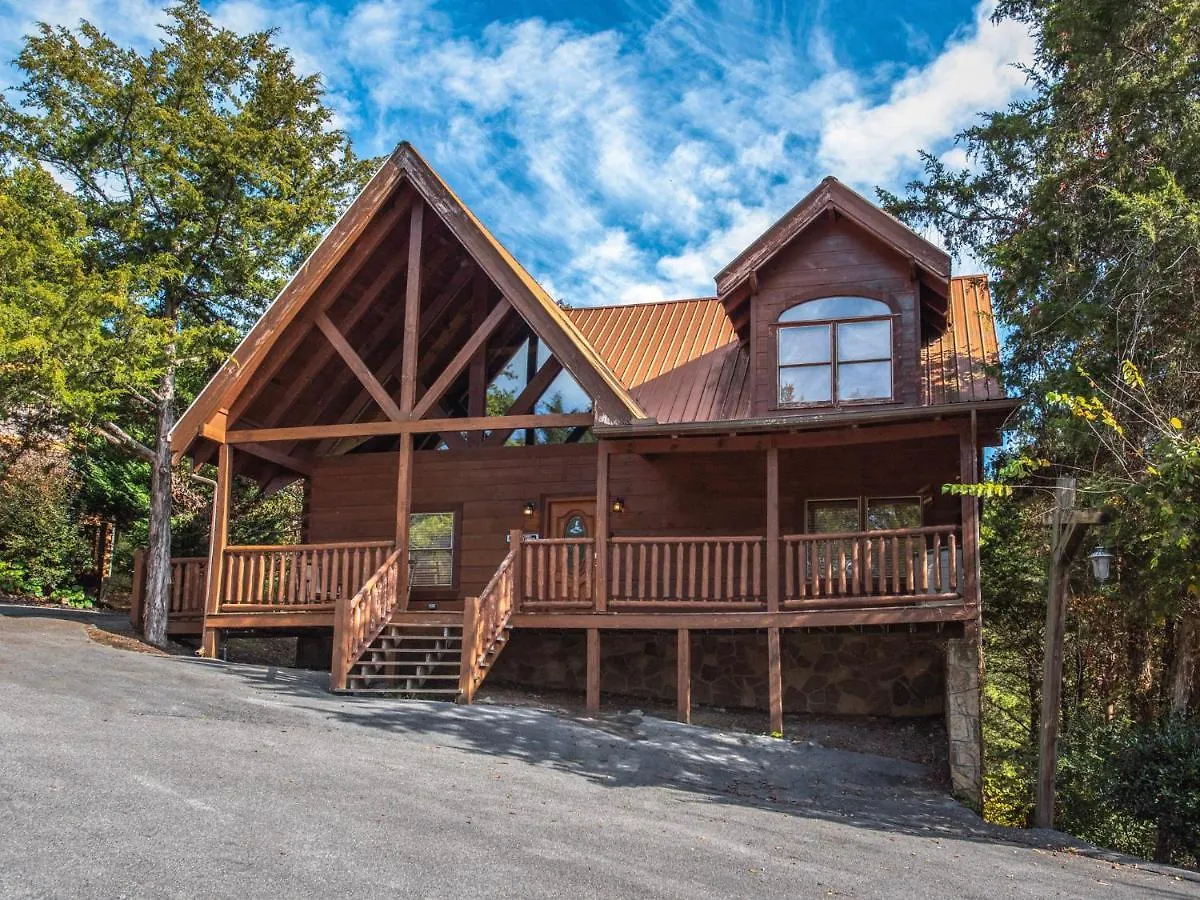 Moonlight Theater Lodge, 3 Bedrooms, Hot Tub, Pool, Sleeps 14 Holiday home